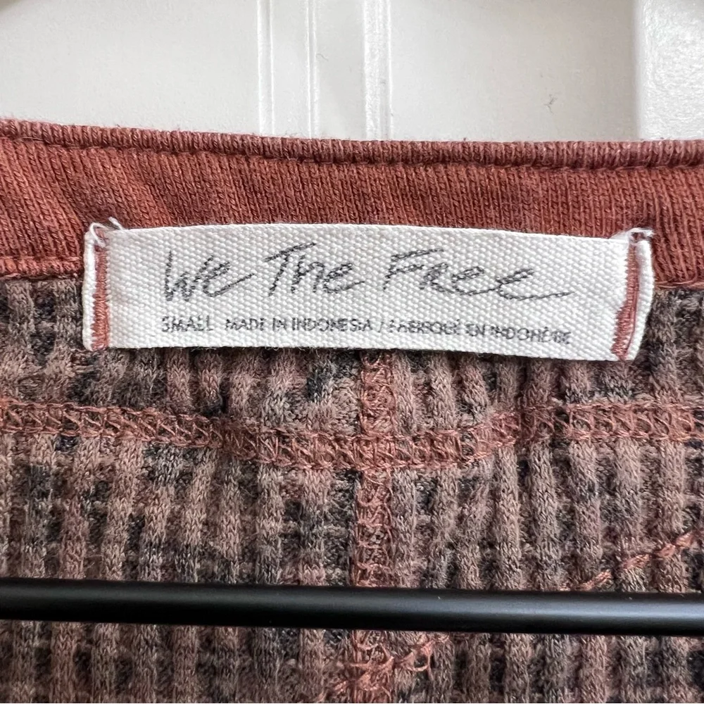 We The Free Everest Waffle Knit Henley Top in Brown Leopard Print, Size S - Picture 3 of 9